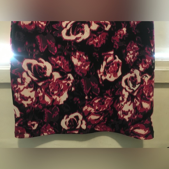 Dress To Impress MIDI Size Large Black Background Hot Pink Floral Designer - Picture 7 of 10